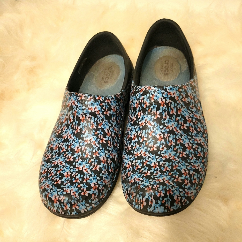 Crocs clogs